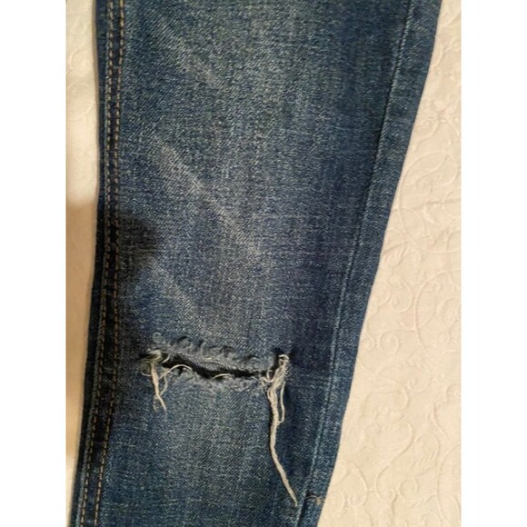 Girls Lucky Brand Distressed with holes Jeans Zoe Skinny 4 / 5 Denim - Picture 3 of 8